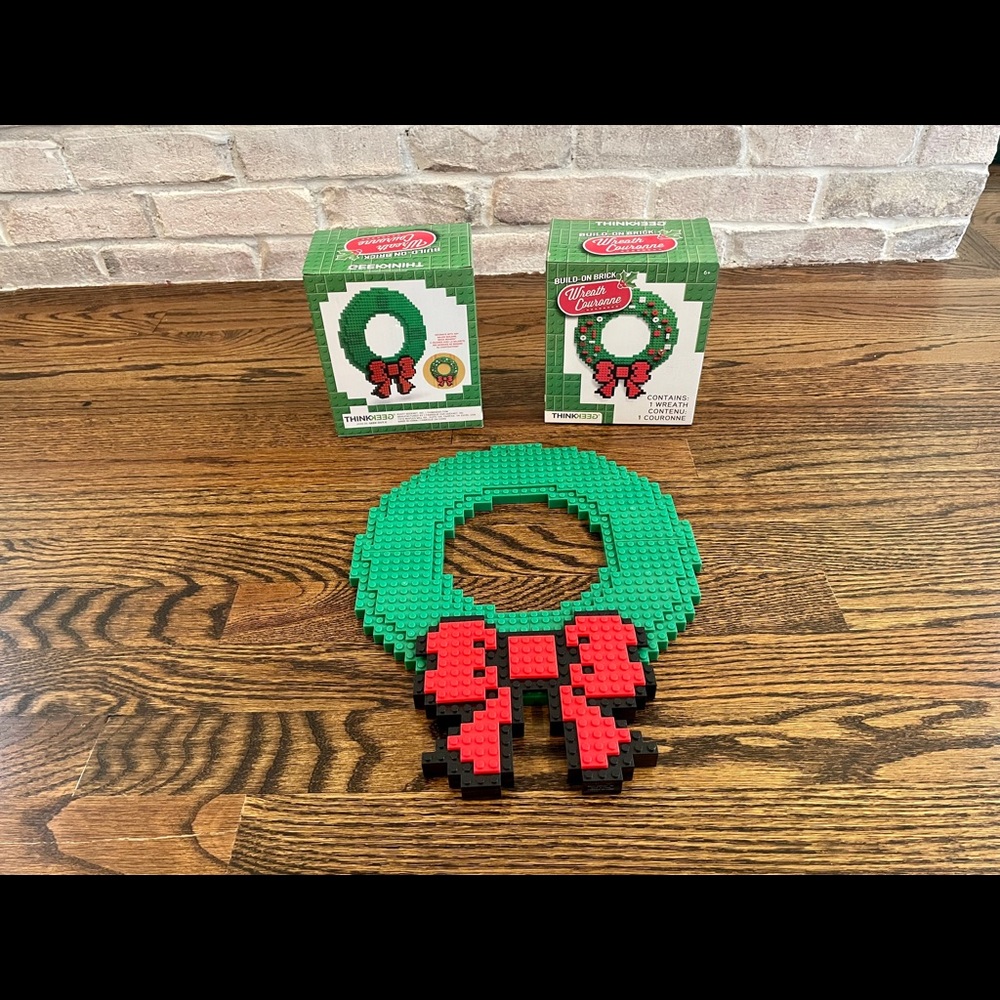 NEW Build-On Brick Wreath (3)